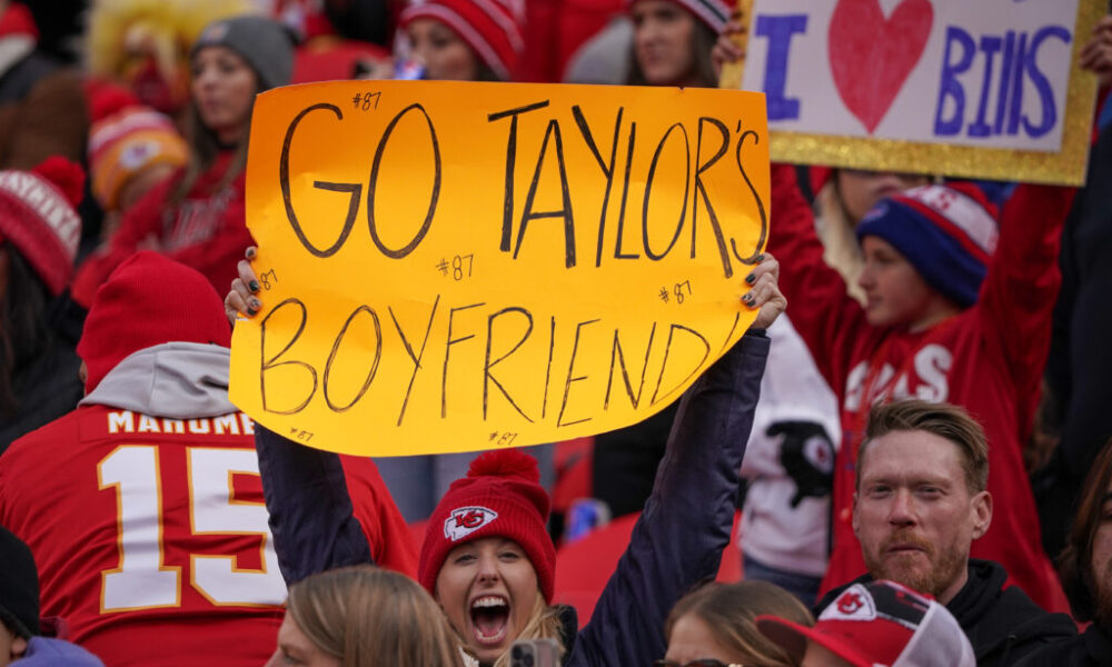 Is Taylor Swift at the Chiefs vs. Patriots Game Today? Bonus Bettor
